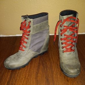 Sorel Lexi size 11 hidden wedge boots
